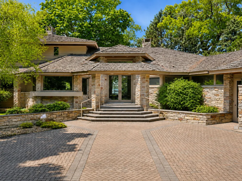28235 Boulder Circle Excelsior, MN 55331