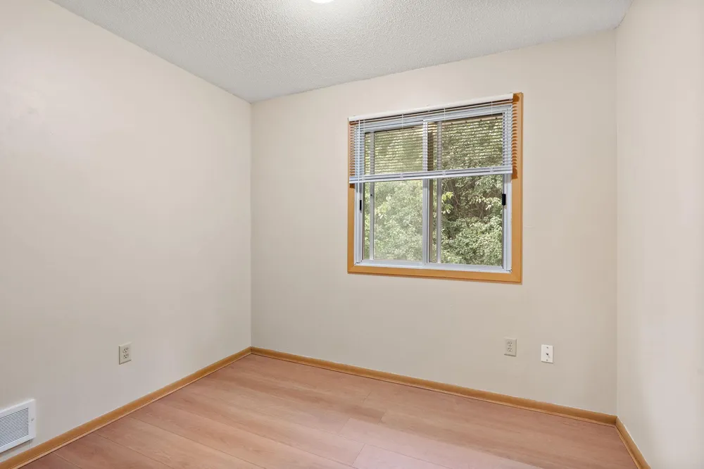 926 Wescott Trail #201 Eagan, MN 55123