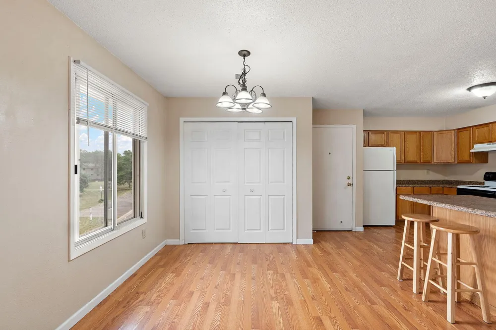 926 Wescott Trail #201 Eagan, MN 55123