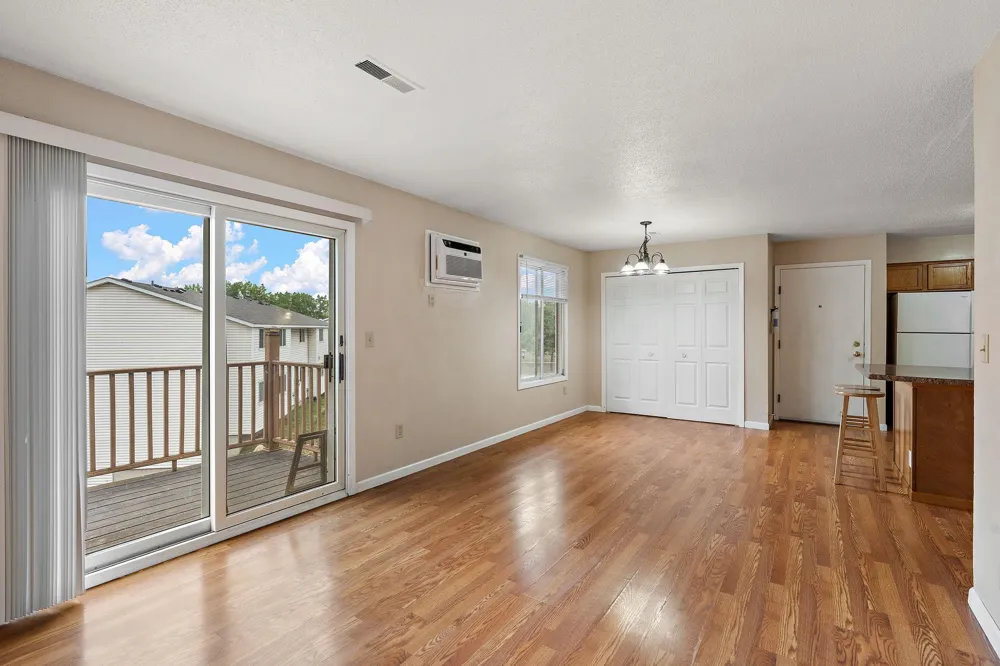 926 Wescott Trail #201 Eagan, MN 55123