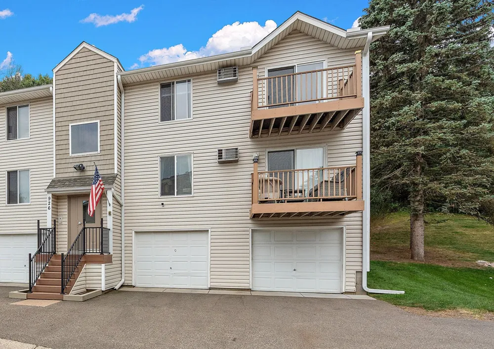 926 Wescott Trail #201 Eagan, MN 55123