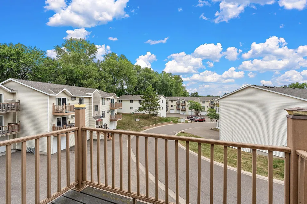 926 Wescott Trail #201 Eagan, MN 55123