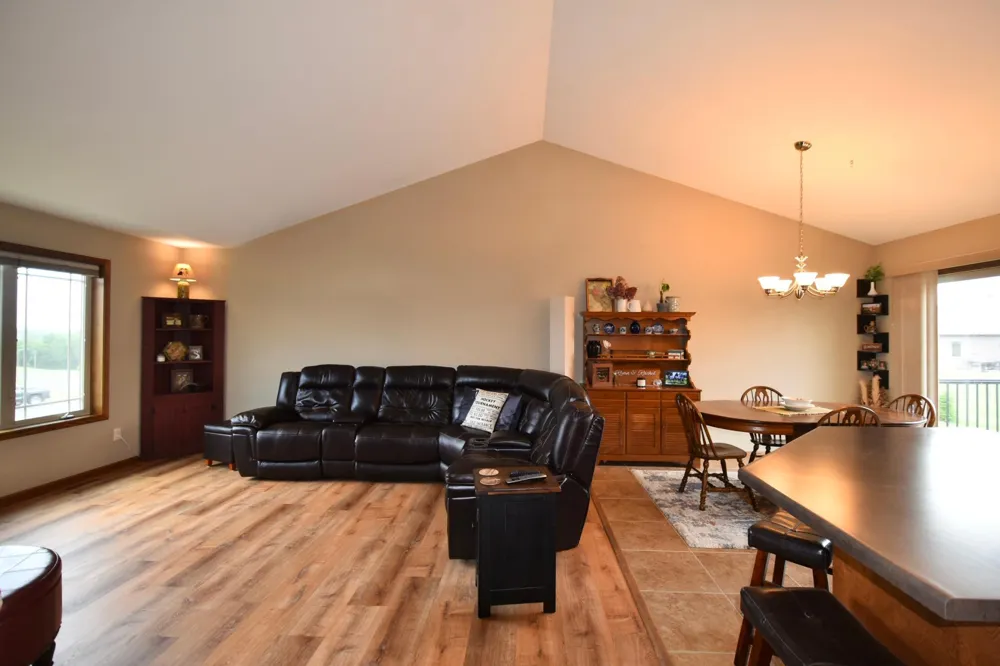 1474 Grand View Lane SE Mazeppa, MN 55956