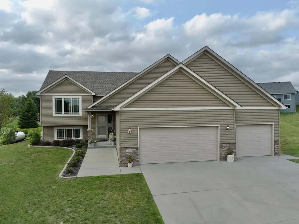 1474 Grand View Lane SE Mazeppa, MN 55956