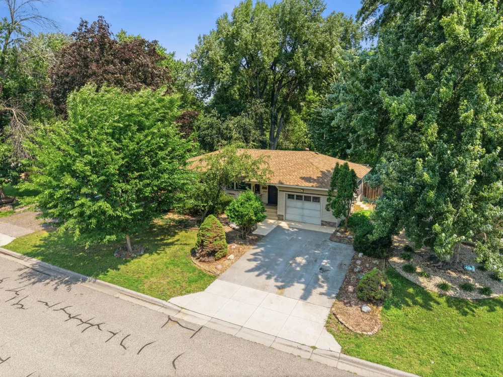 3606 Woodbine Lane Brooklyn Center, MN 55429