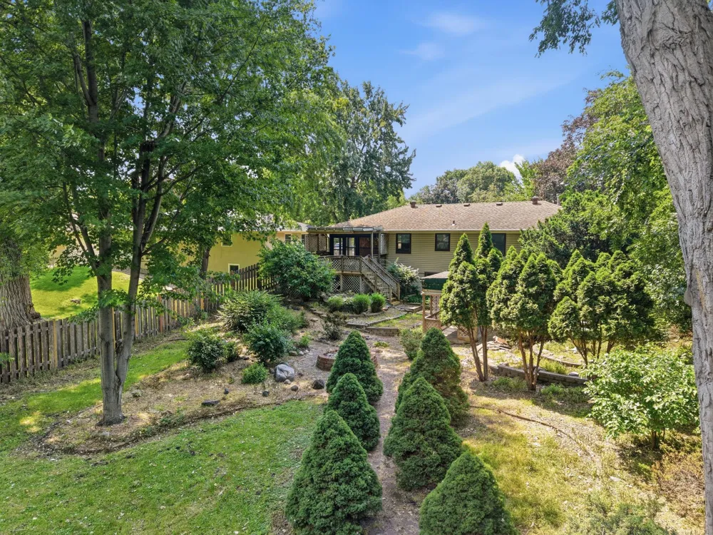 3606 Woodbine Lane Brooklyn Center, MN 55429