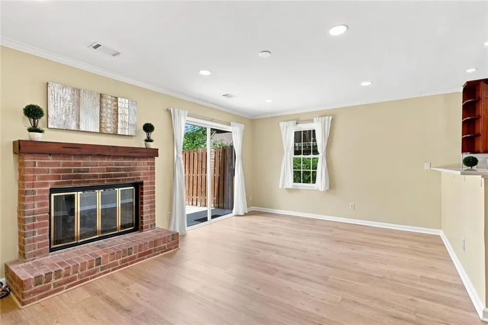 222 Forkner Drive ##10 Decatur, GA 30030