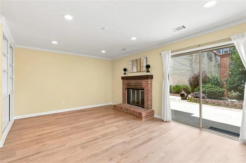 222 Forkner Drive ##10 Decatur, GA 30030