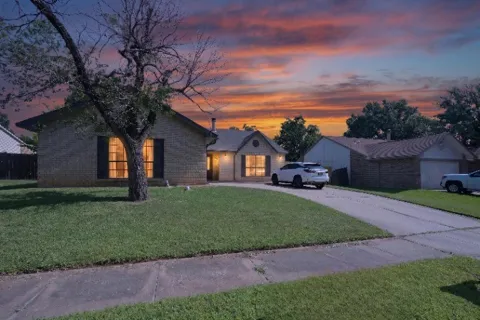 3825 Hackberry Lane