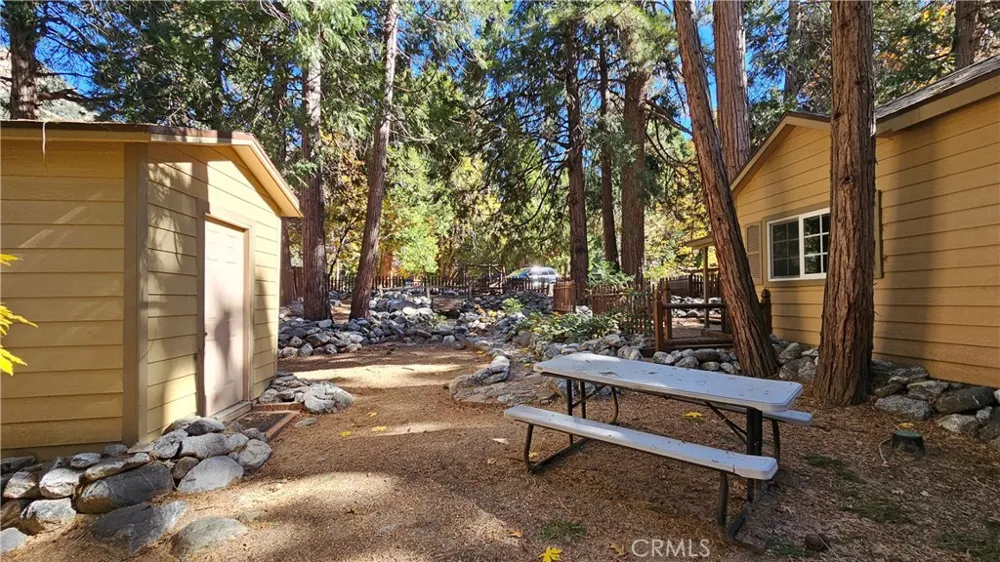 9373 Quercus Forest Falls, CA 92339