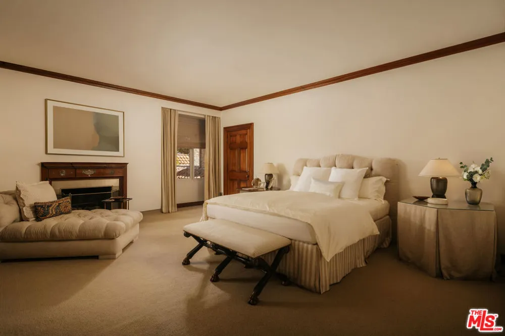 423 Faring Road Los Angeles, CA 90077
