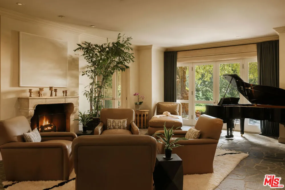 423 Faring Road Los Angeles, CA 90077