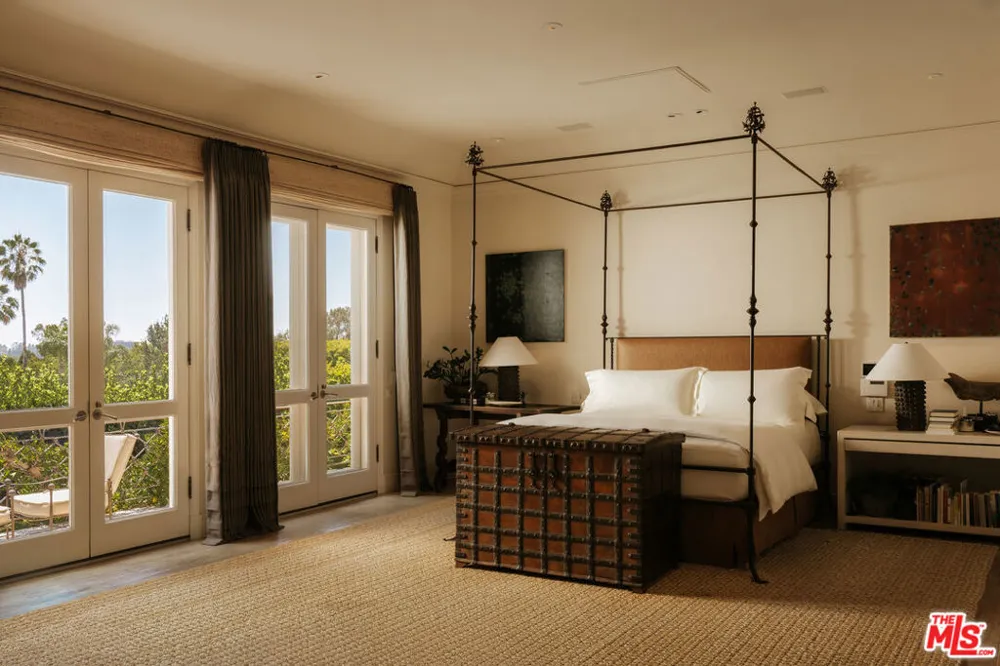 423 Faring Road Los Angeles, CA 90077