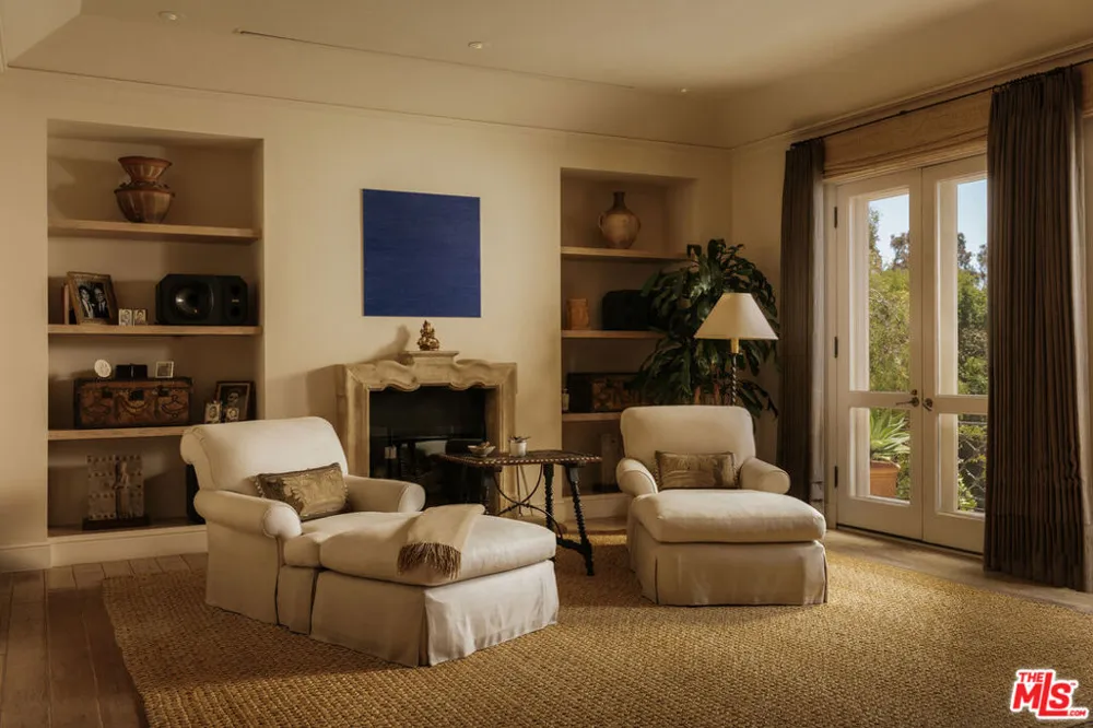 423 Faring Road Los Angeles, CA 90077