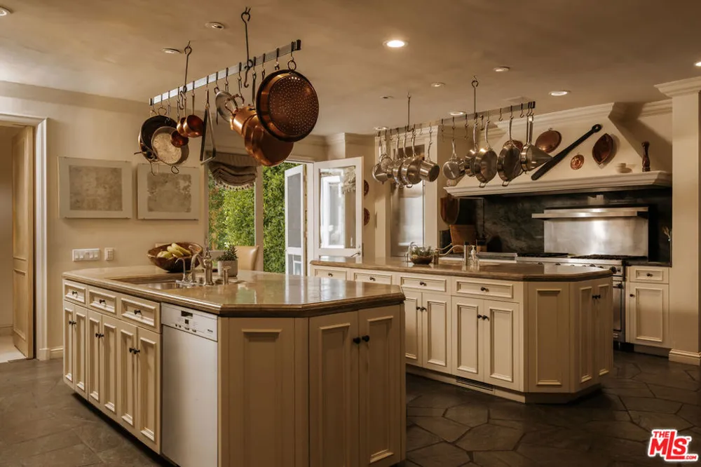 423 Faring Road Los Angeles, CA 90077