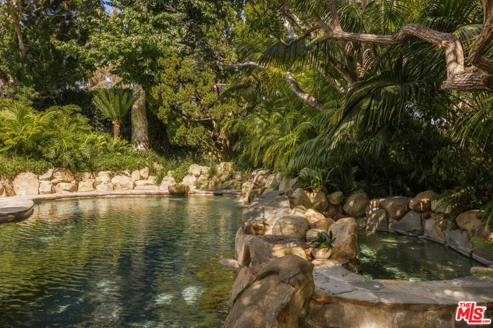 423 Faring Road Los Angeles, CA 90077