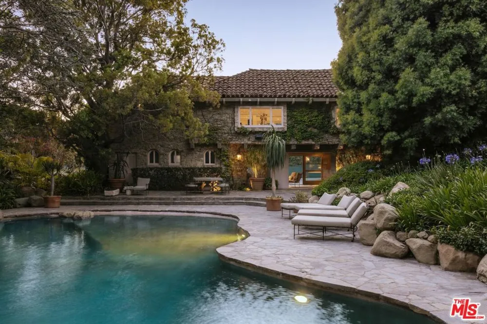 423 Faring Road Los Angeles, CA 90077