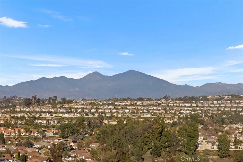 24001 Swallowtail Laguna Niguel, CA 92677