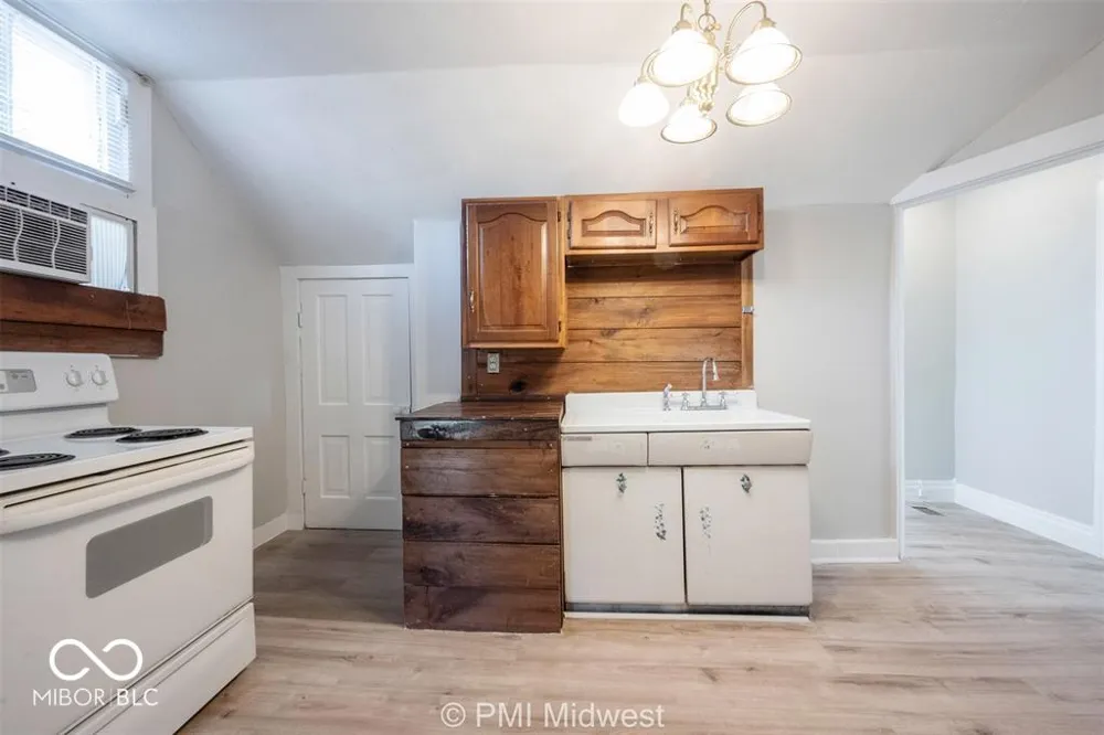 156 W Main Street #c Mooresville, IN 46158