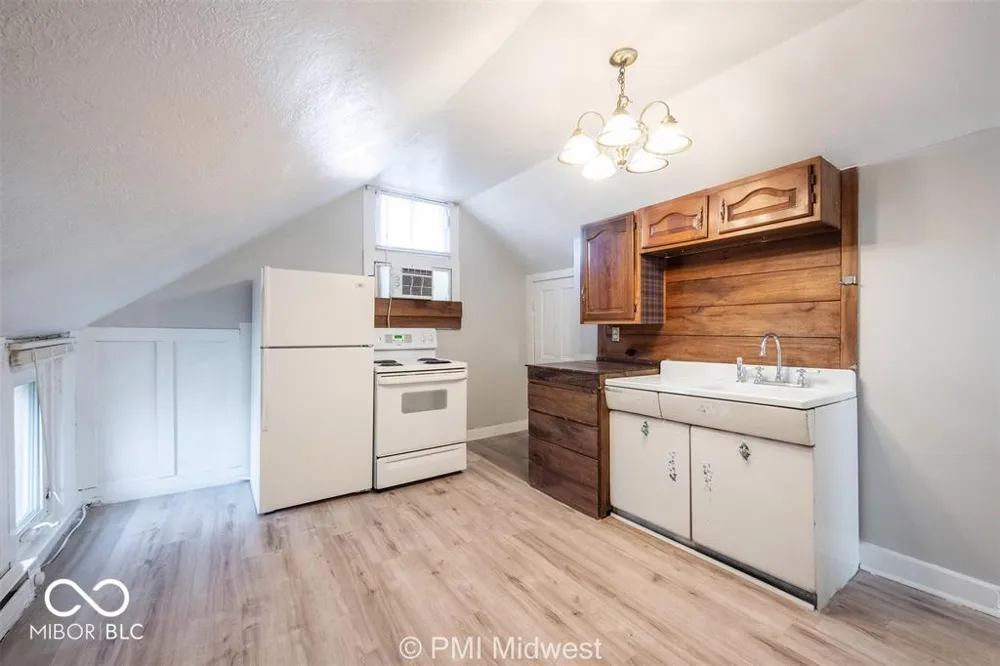 156 W Main Street #c Mooresville, IN 46158