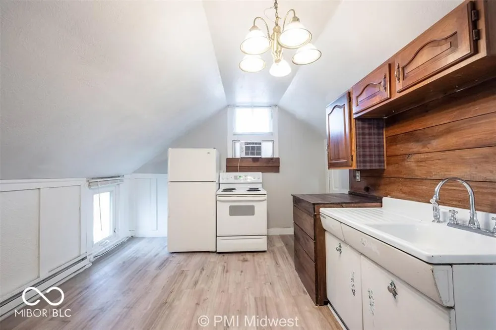 156 W Main Street #c Mooresville, IN 46158