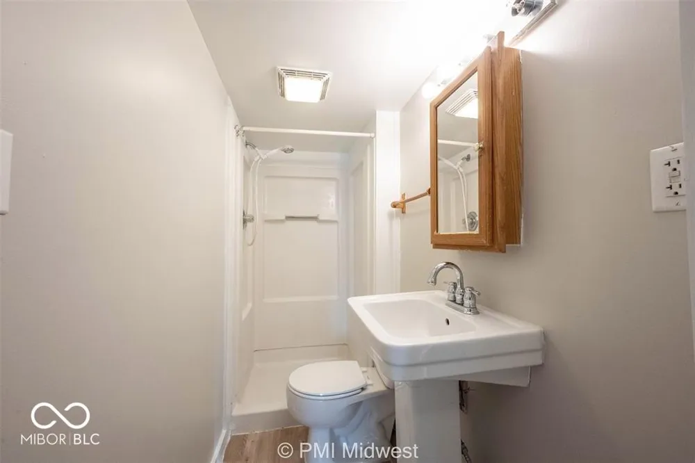 156 W Main Street #c Mooresville, IN 46158