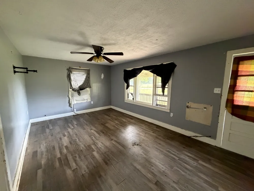 3352 Dunmor Deer Lick Rd Lewisburg, KY 42256
