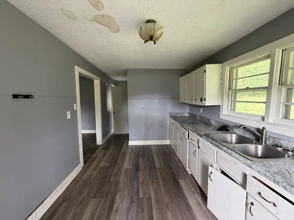 3352 Dunmor Deer Lick Rd Lewisburg, KY 42256