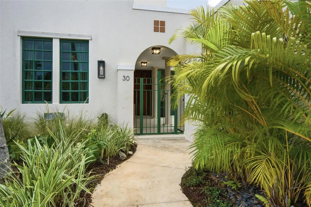 30 CALLE ARENAS Dorado, PR 00646