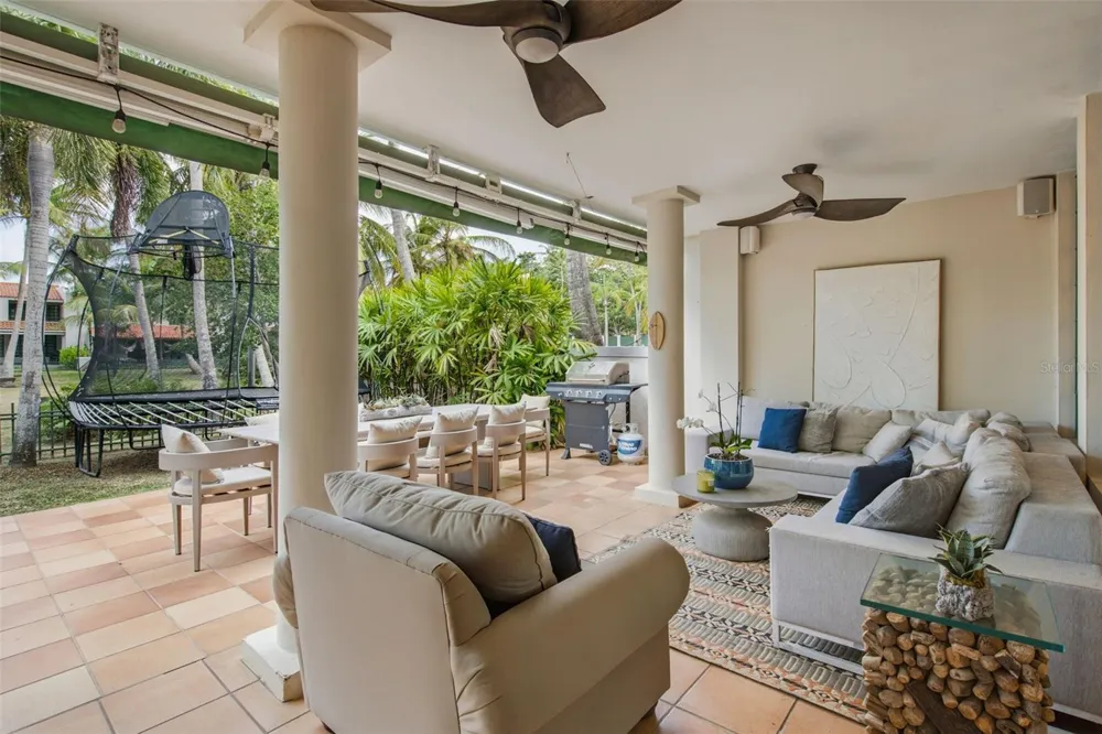 30 CALLE ARENAS Dorado, PR 00646