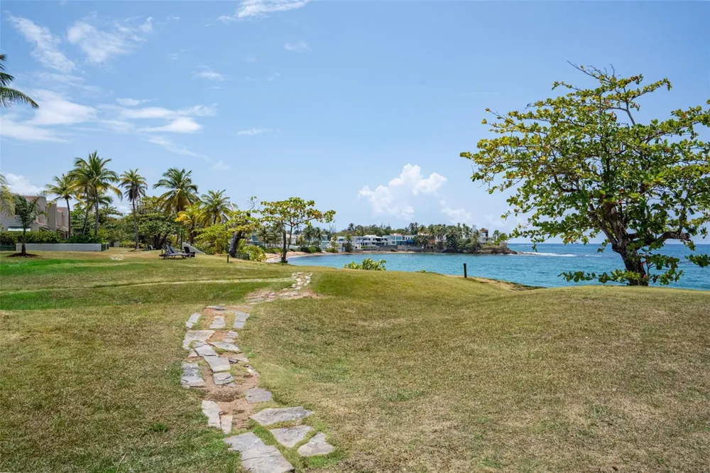 30 CALLE ARENAS Dorado, PR 00646
