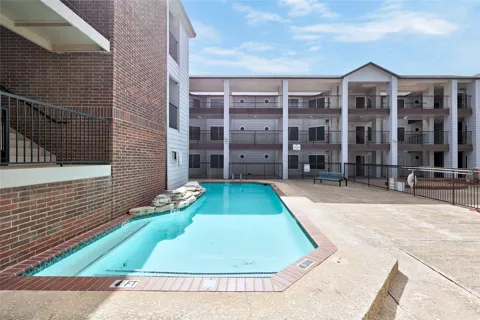 501 W 26th Street #108