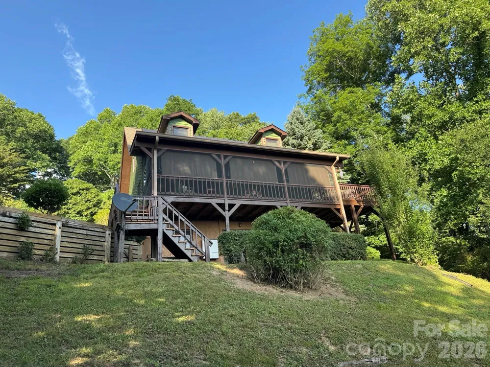 1347 Wipprecht Drive Spruce Pine, NC 28777