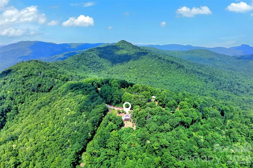 1347 Wipprecht Drive Spruce Pine, NC 28777