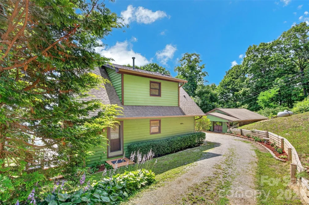 1347 Wipprecht Drive Spruce Pine, NC 28777
