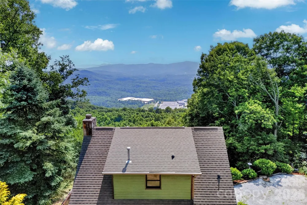 1347 Wipprecht Drive Spruce Pine, NC 28777