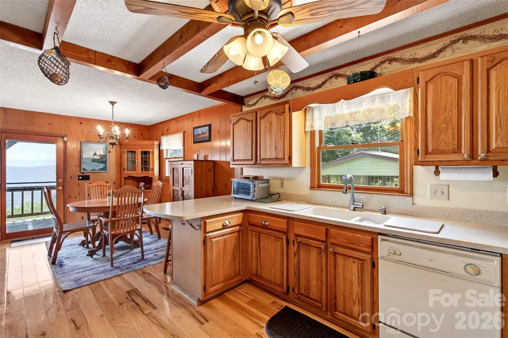 1347 Wipprecht Drive Spruce Pine, NC 28777