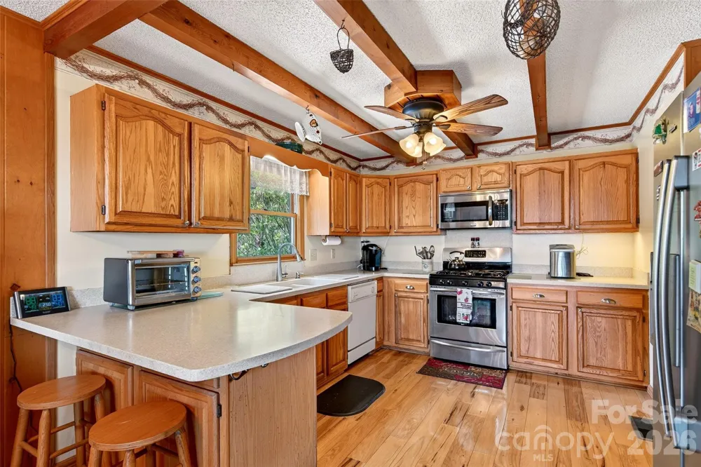 1347 Wipprecht Drive Spruce Pine, NC 28777