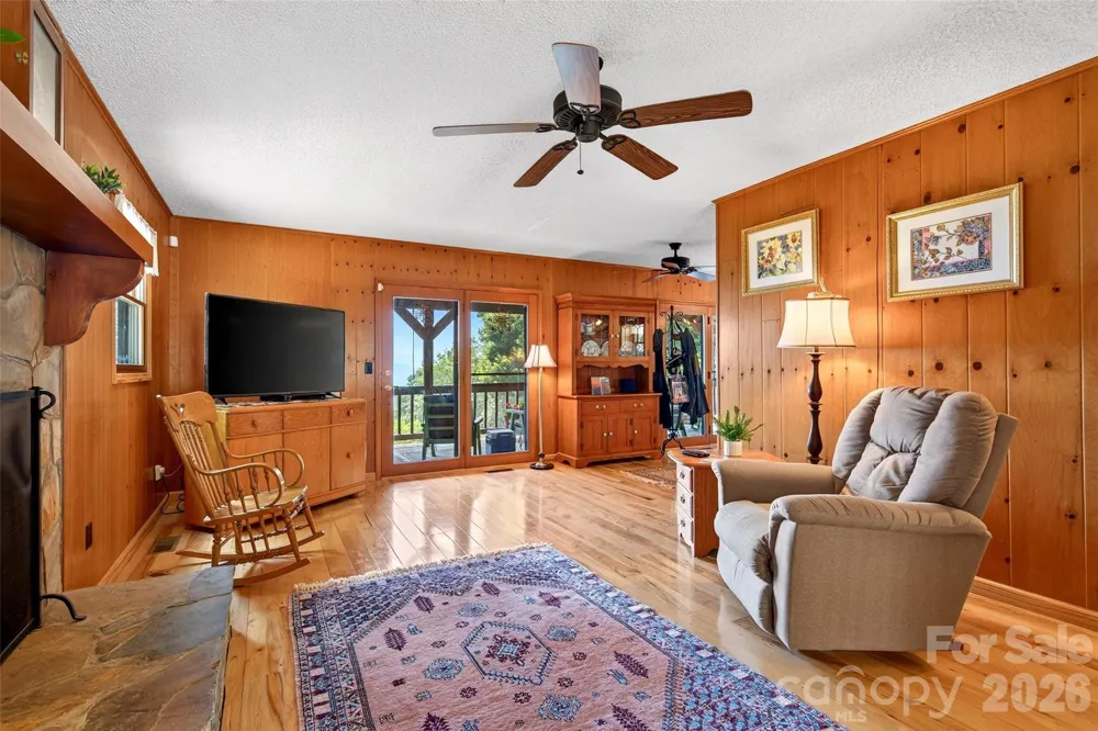 1347 Wipprecht Drive Spruce Pine, NC 28777