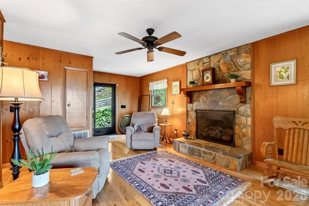 1347 Wipprecht Drive Spruce Pine, NC 28777