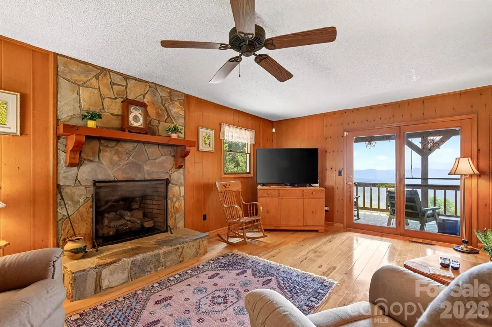 1347 Wipprecht Drive Spruce Pine, NC 28777