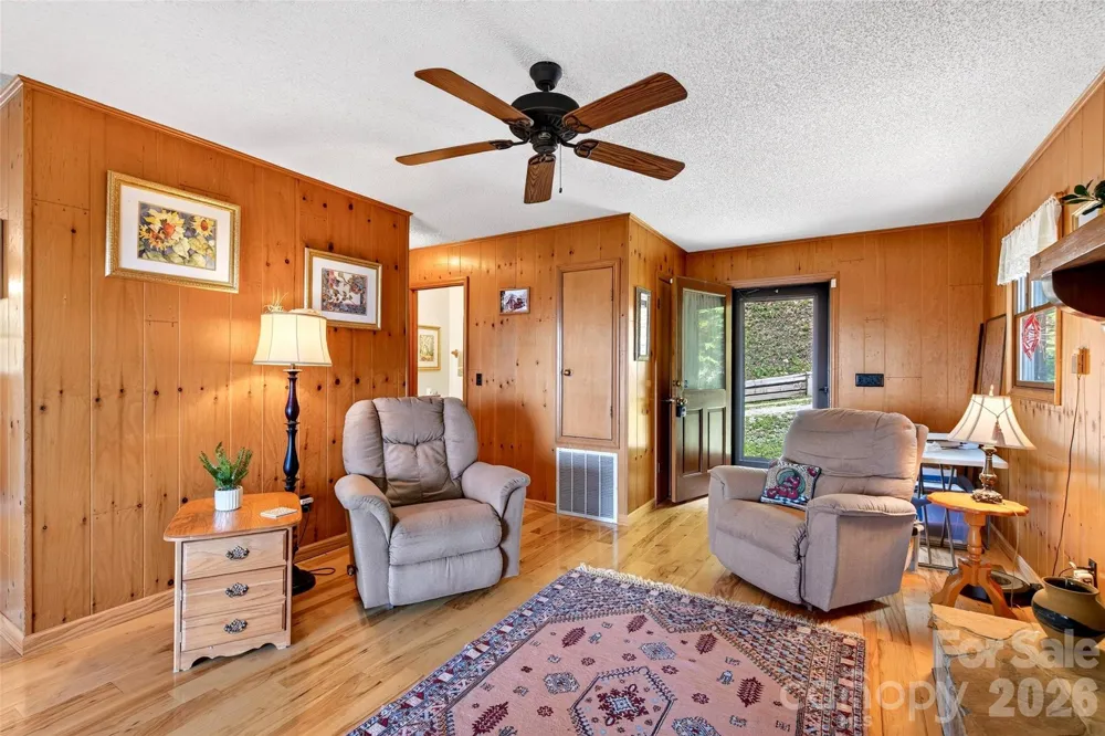 1347 Wipprecht Drive Spruce Pine, NC 28777