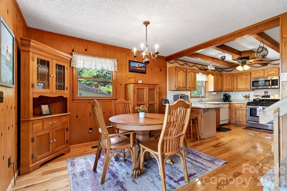 1347 Wipprecht Drive Spruce Pine, NC 28777