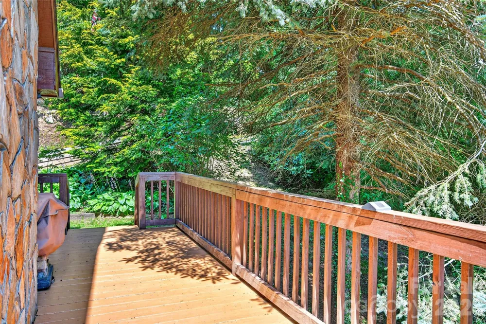1347 Wipprecht Drive Spruce Pine, NC 28777
