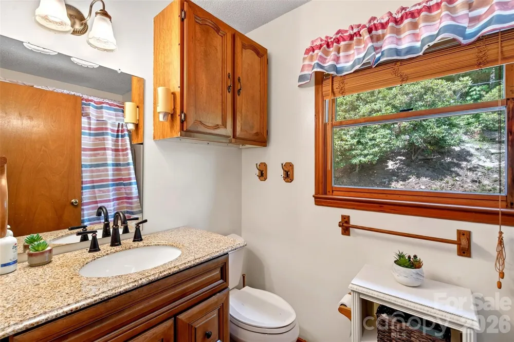 1347 Wipprecht Drive Spruce Pine, NC 28777