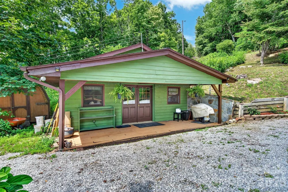 1347 Wipprecht Drive Spruce Pine, NC 28777