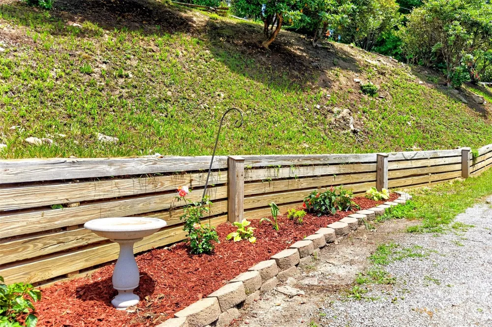 1347 Wipprecht Drive Spruce Pine, NC 28777