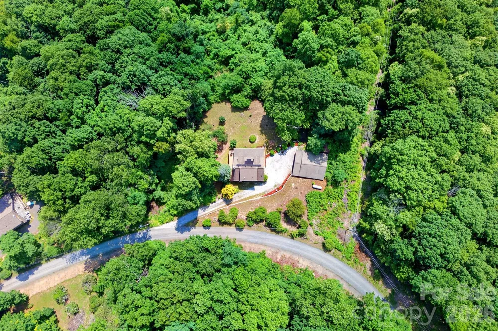 1347 Wipprecht Drive Spruce Pine, NC 28777