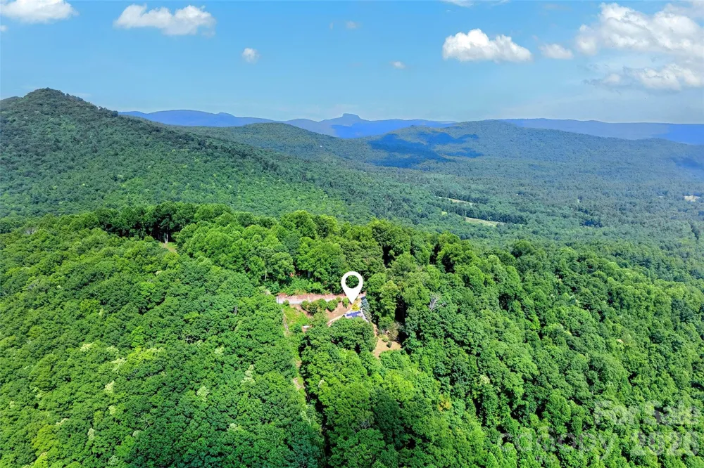 1347 Wipprecht Drive Spruce Pine, NC 28777