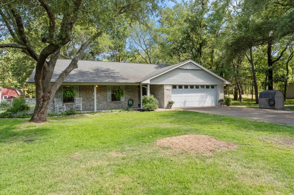 116 Meadowood Road Enchanted Oaks, TX 75156